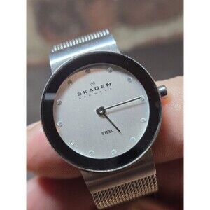 SKAGEN Freja Lille Women’s Watch Milanese Strap. New Battery.